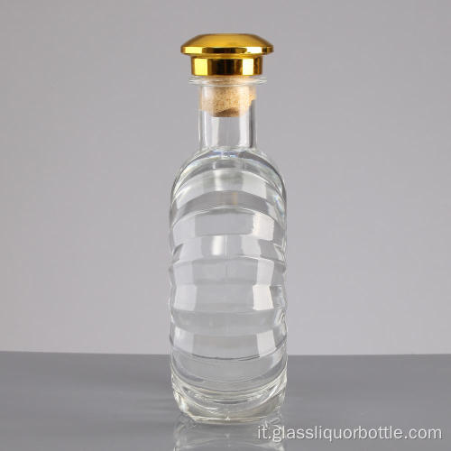 Bottiglia di liquori di vetro trasparente